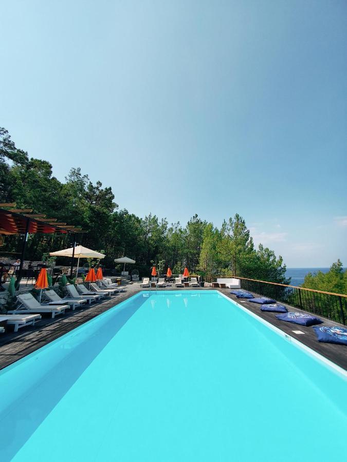 Rocas Roja Beach Hotel Фаралия Екстериор снимка